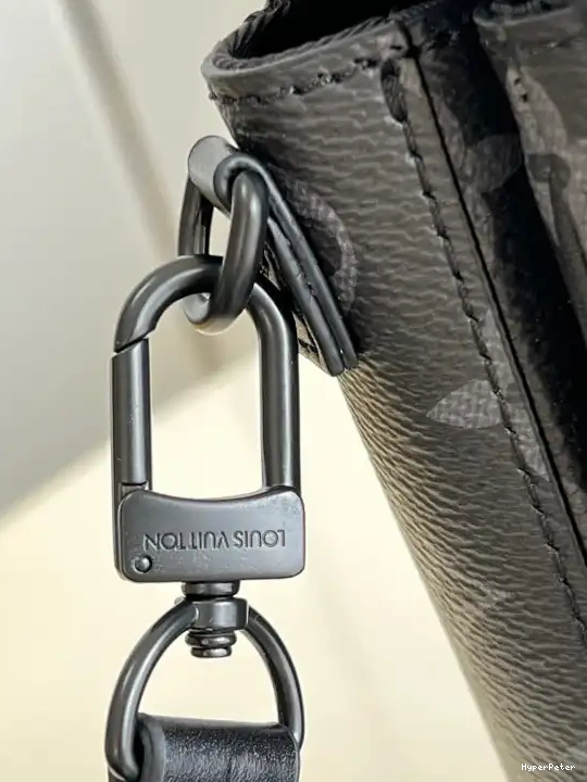 VUITTON WALLET S-LOCK LOUIS WEARABLE VERTICAL 0610